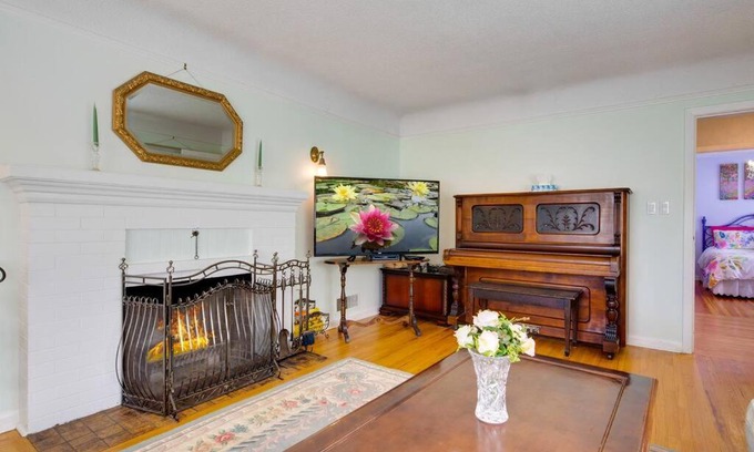 Oak Bay House | Oak Bay Hampshire Home