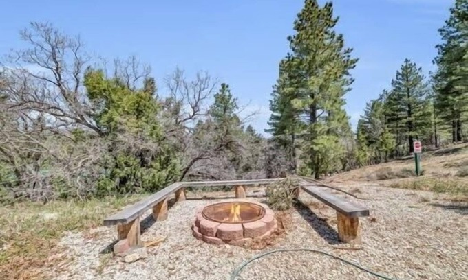 Long Valley Junction Cabin | Oak Grove Cabin Central to the National Parks