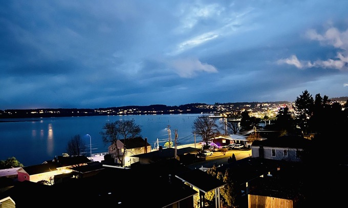 Oak Harbor Condo | Oak Harbor View : Relaxing Setting. Base rate 2 ppl