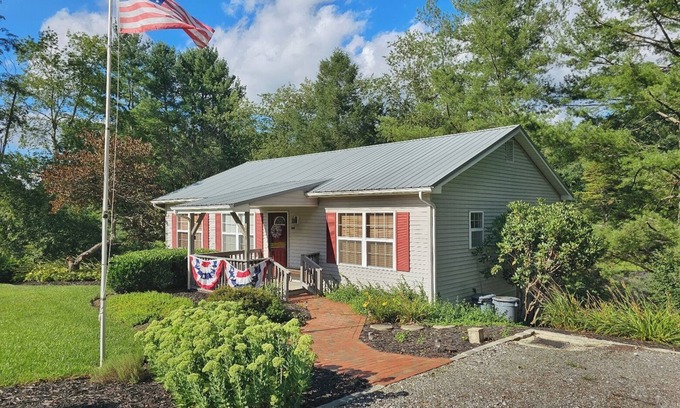 Haywood County House | Oak Park Retreat: 2BR 2BA Cozy Peaceful Home near Haywood Regional Medical