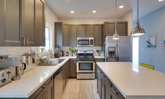 Downtown Oakland Apartment | Oakland Vacation Rental ~ 14 Mi to San Francisco!