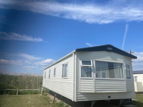 Selsey Ski Chalet | Oakleys lodge