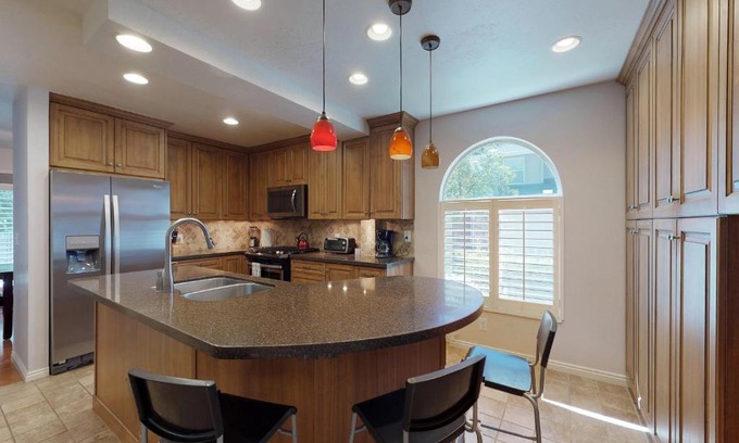 Cottonwood Heights House | Oaks at Wasatch Family Getaway