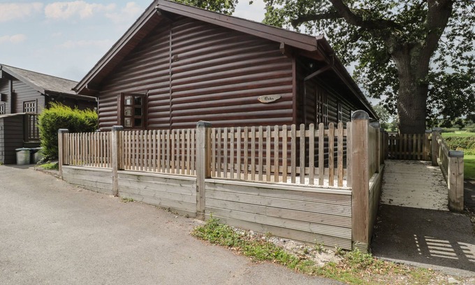 Swanage Cottage | OAKS, family friendly, with hot tub in Swanage