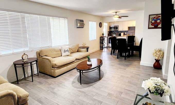 Parkside Apartment | Oasis at Hollywood lll -sleeps 4