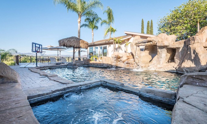 Kit Carson House | Oasis Dream- very large Pool Slide/GameRoom/Pool/Hottub/Casita