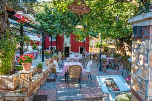 Anthousa House | Oasis Exclusive