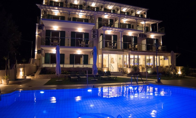 Perigiali Hotel | Oasis Hotel