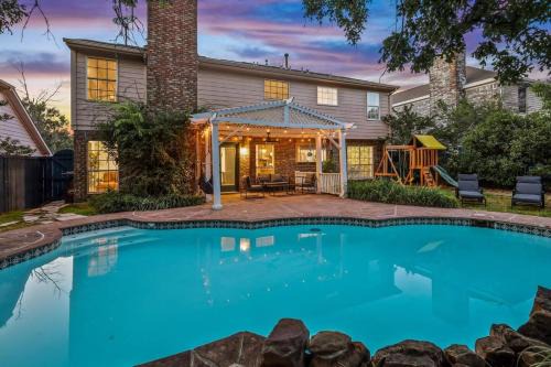Dallas House | Oasis Jungle 5BR Pool W Huge View Private