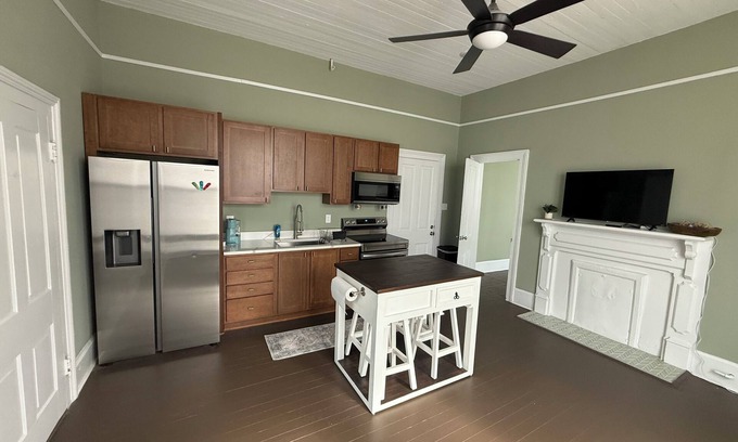 Americus Apartment | Oasis Retreat Charming, newly renovated 1/1 in the heart of downtown