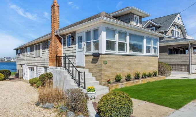 Point Pleasant Beach House | OCE1409 | Newly Renovated Lakefront in quiet south end setting! Pets! by Shore Points Vacations