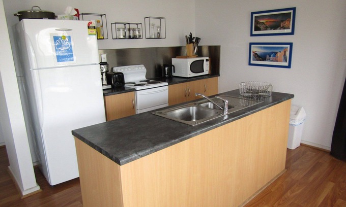Carribie House | Ocean 17 - Short walk to the beach Free Wifi