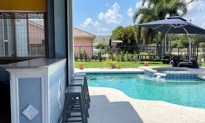 Port Saint Lucie Villa | Ocean access with boat dock 4 bedroom 3 bathroom beautiful Pool home with Spa.