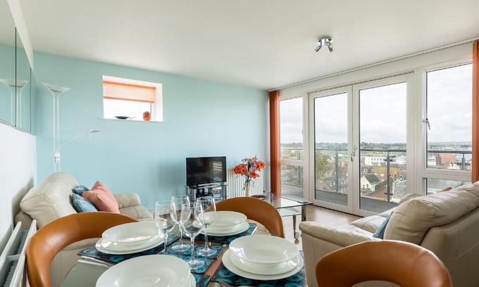 Poole House | Ocean Escape