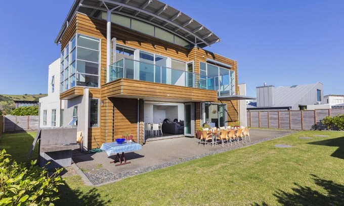 Omaha Cottage | Ocean Escape - Omaha Holiday Home