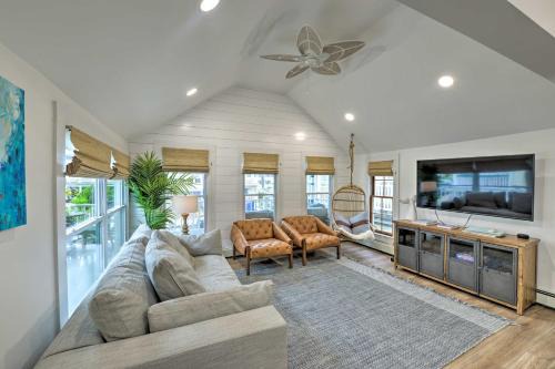 Ocean Grove Apartment | Ocean Grove Apt with Balcony 1 Block to the Beach!