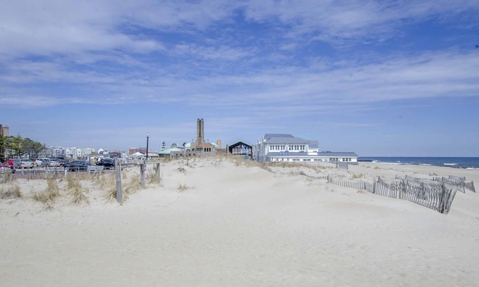 Ocean Grove Apartment | Ocean Grove Studio with A/C, 300 Feet to Beach!