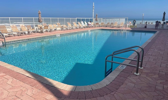 Lenox Park Condo | Ocean Jewel 319
