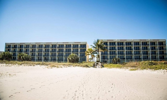 Cocoa Beach Condo | Ocean Landing Resort and Racquet Club-Beautiful 1 Bedroom Suite