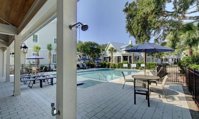 Jekyll Island House | Ocean Oaks, Poolside - O.O.15A "Poolside Perch"
