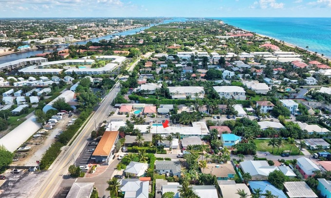Ocean Ridge Resort | Ocean Ridge Boutique Apartment 14 with a large pool 200m from the beach