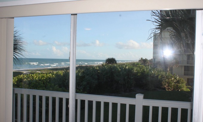 Crescent Beach Condo | Ocean View and Beach View