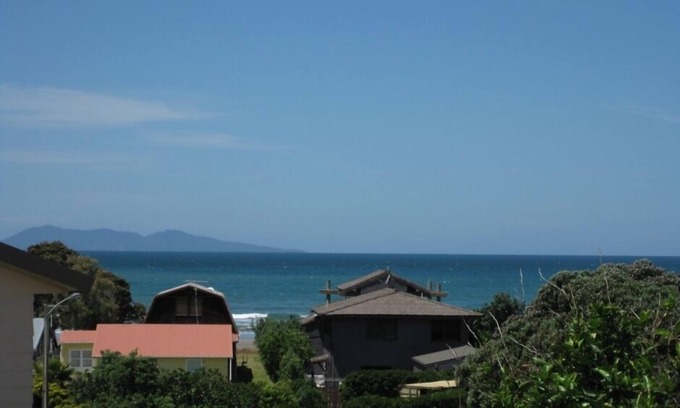 Waihi Beach House | Ocean View Bach, 300m to the beach