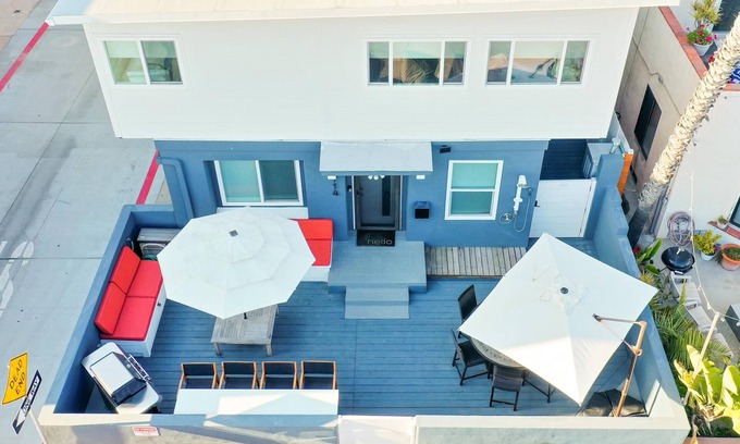 South Mission Beach Condo | Ocean View Patio, Fire Pit Table, Beach Toys, AC!