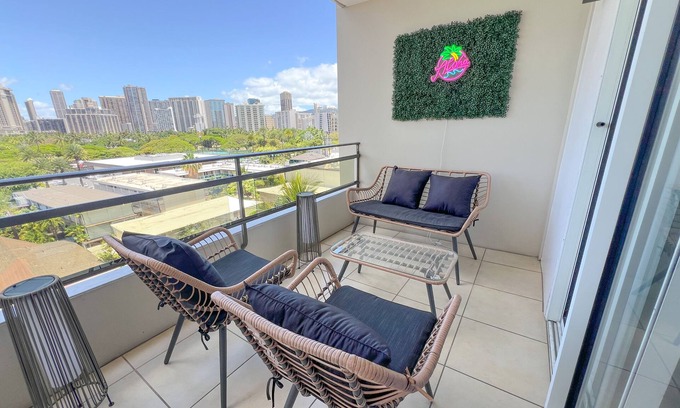 Waikiki Condo | Ocean View Regency 1-Bedroom on Beach Walk | Lanai