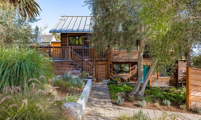 Summerland House | Ocean View - Summerland