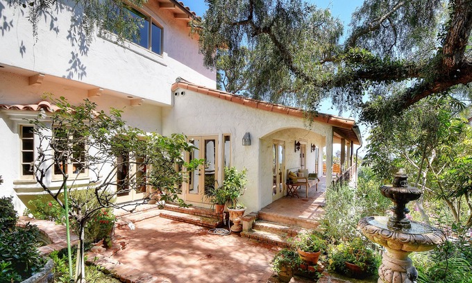 Coast Royal House | Ocean Views - Beautiful Laguna Beach Home.