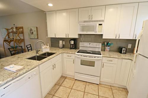 Butler Beach House | Ocean Village Club H14