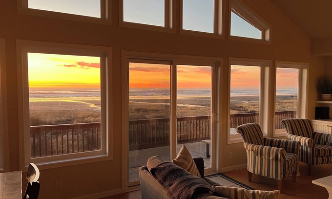 Moclips House | Oceanfront Beach House-Nestled on the N. Beach of the Washington Coast