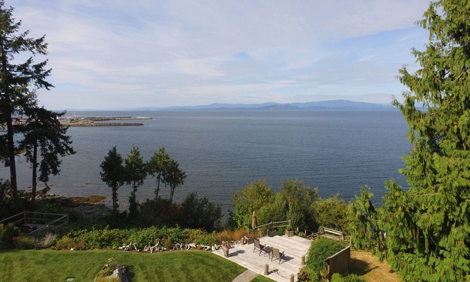 Regional District of Nanaimo House | Oceanfront/Fabulous Views/Sunrise/Eagles - Parksville BC