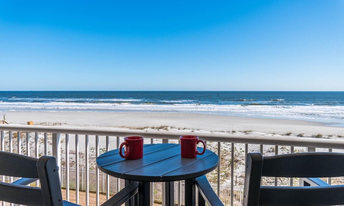 Jacksonville Beach Condo | Oceanfront GORGEOUS renovated 2bed 2bath garage, elevator, pool HAS EVERYTHING