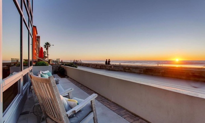 Central Mission Beach Condo | Oceanfront Gem | Ocean Views for Days
