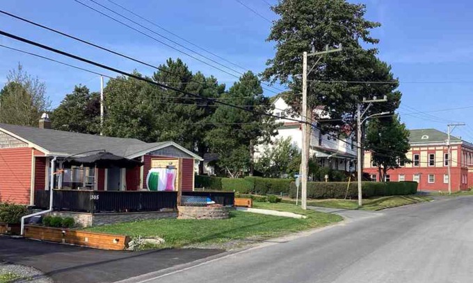 Bay Roberts House | Oceanfront Hot Tub - 90m from the Cable Building National Historic Site Canada