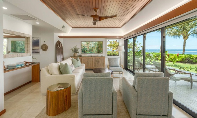 Historic Lahaina Front Street Condo | Oceanfront luxury 3bd condo on Baby Beach