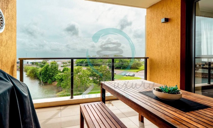 Darwin City Centre Condo | Oceanfront Marvel: Harbour View ~ Pool ~ Parking