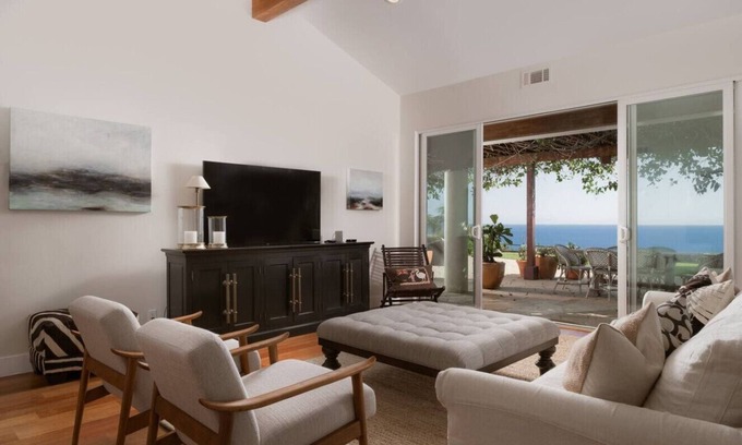 Santa Barbara County House | Oceanfront Oasis on Shoreline Drive