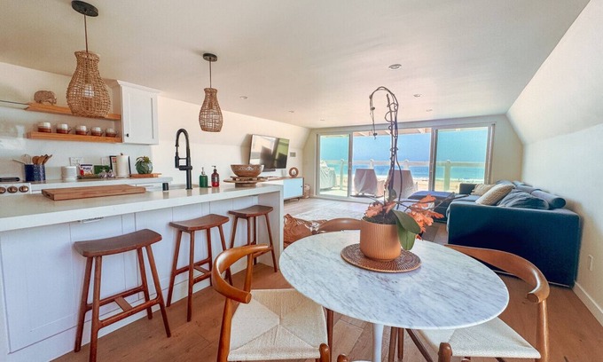 Huntington Beach Condo | Oceanfront Penthouse On Sand - Epic Views/Sunsets!