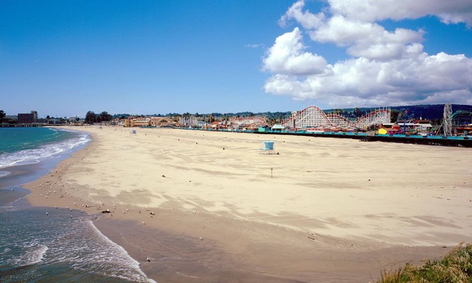 Westside Santa Cruz House | OCEANFRONT@ SANTA CRUZ BEACH *Complete Privacy* Backyard, Beach, Views, DOG OK!