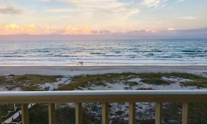 Cocoa Beach Condo | Oceanfront Top Floor Condo on Cocoa Beach - 3 bed 2 bath