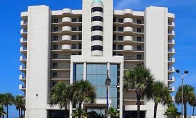 Daytona Beach Shores Condo | Oceanfront 1 bedroom/1 bath condo Daytona Beach Shores for July 1-8, 2023
