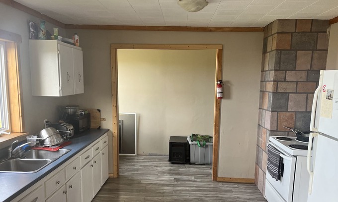 Sally's Cove Cottage | Oceanside Cottage with 2 Bedrooms, 2 Bathrooms. Large Deck for sunset watching