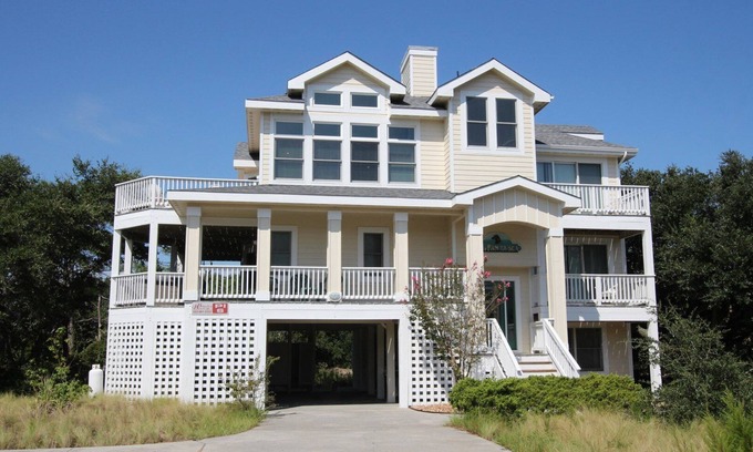 Pine Island House | Oceanside, Hot Tub, Community Amenities, 845 ft to Beach Access, PI6, Fan-ta-sea