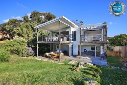 Culburra Beach House | Oceanside I Pet Friendly Absolute Beachfront