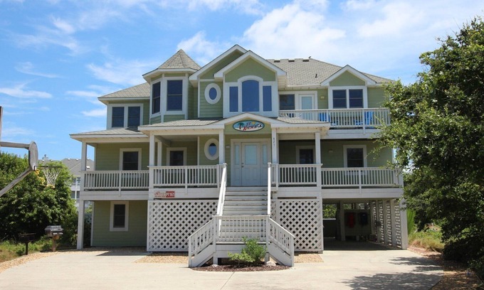 Pine Island House | Oceanside, Rec Room, Priv Pool, Hot Tub, Close to Beach Access, PI161, St Nicks
