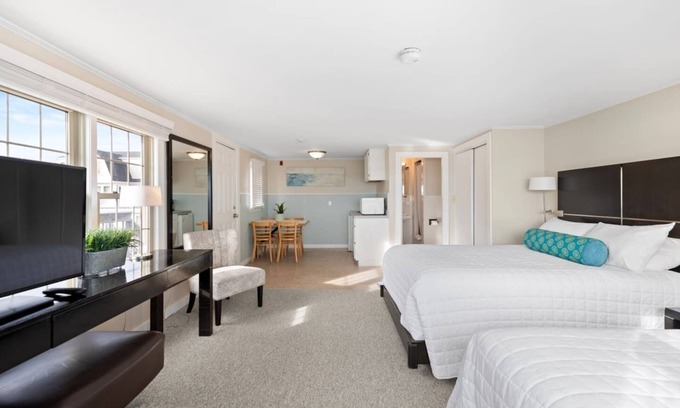 Falmouth Heights Apartment | Oceanview 2 Double Bed Unit with Shared Deck