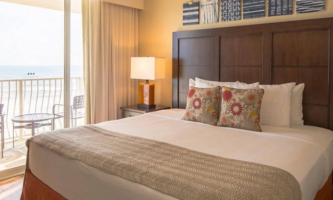 Ellinor Heights Resort | OCEANVIEW, 2B/2B Condo on Ormond Beach, 10 miles from Daytona